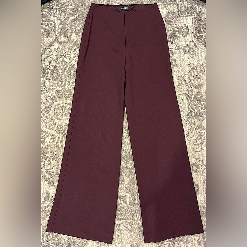 Express 00R High Waist Wide Leg Dress Pants. Only worn once. Burgundy.